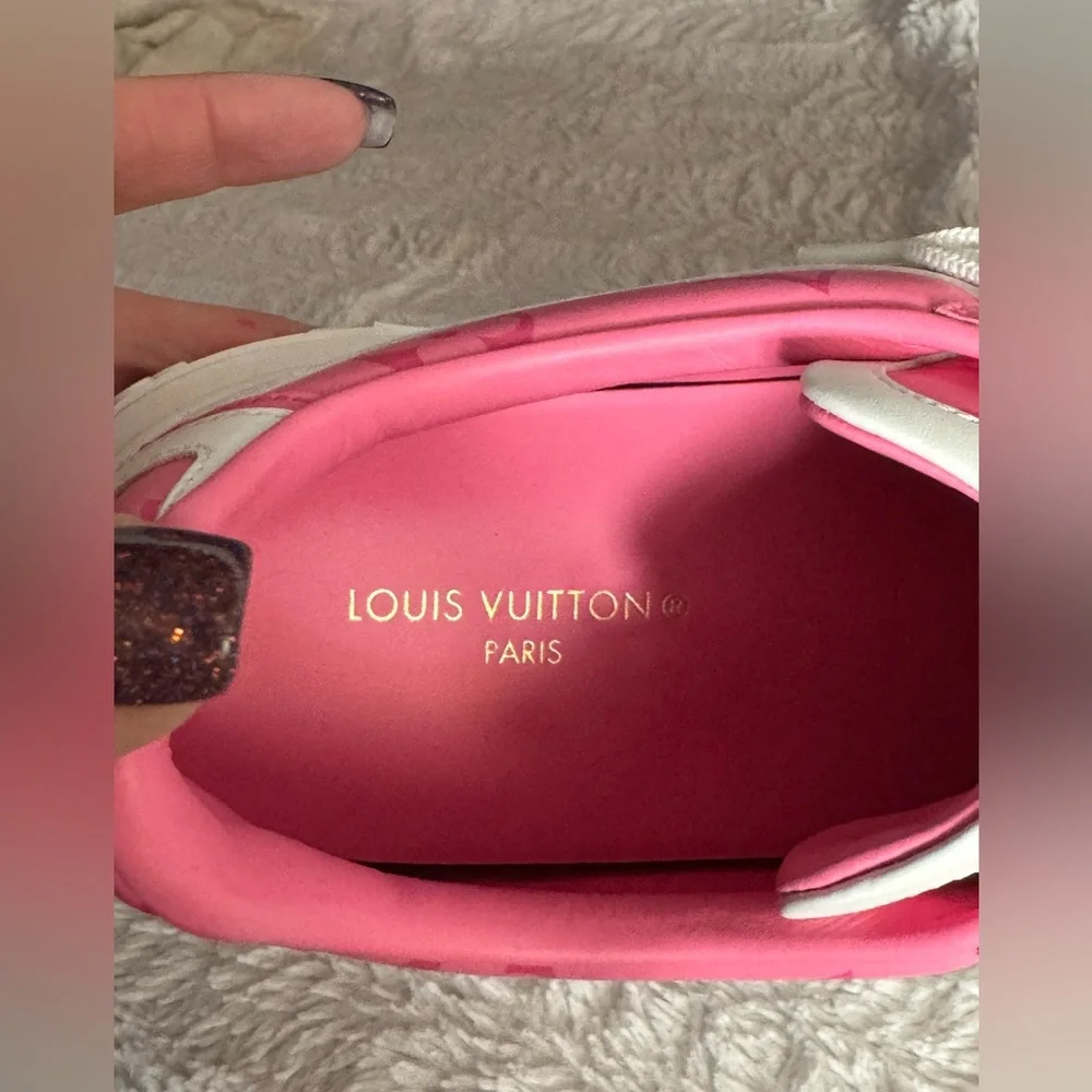 Louis Vuitton Leather Time Out Sneakers